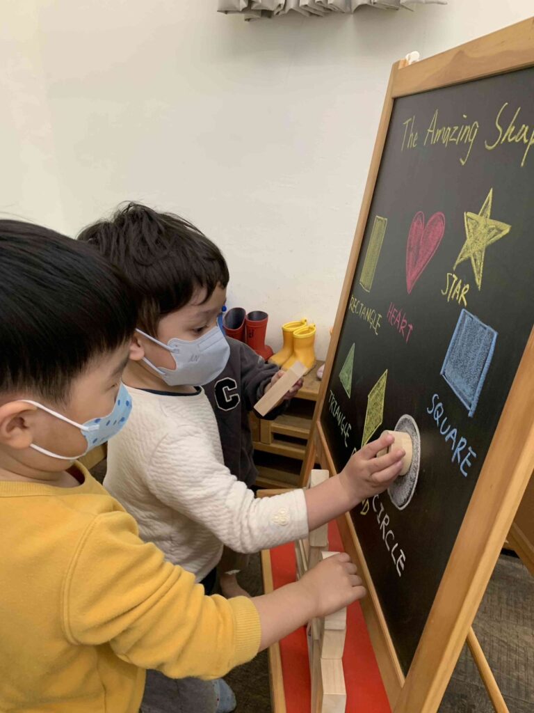 學習雙語的兒童課程照分享_美語