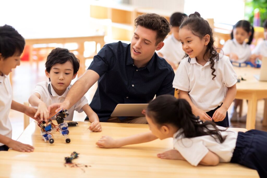 AI 營隊成為家長新選擇-AI冬夏令營在做什麼